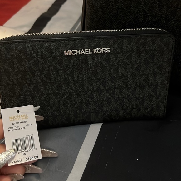 Large Brand new Abbey Backpack and matching wallet! - Picture 3 of 10